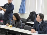 NET-GTASの集いで司会する池田昭幹事（右）